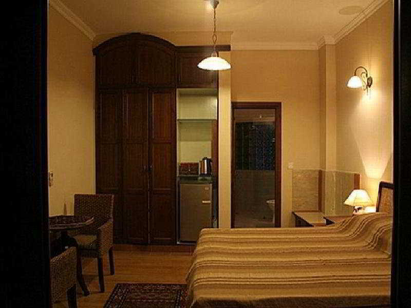 The Estate Villa New Delhi Exterior photo